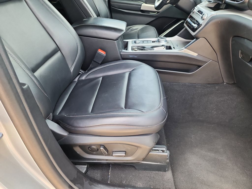 2023 Ford Explorer XLT photo
