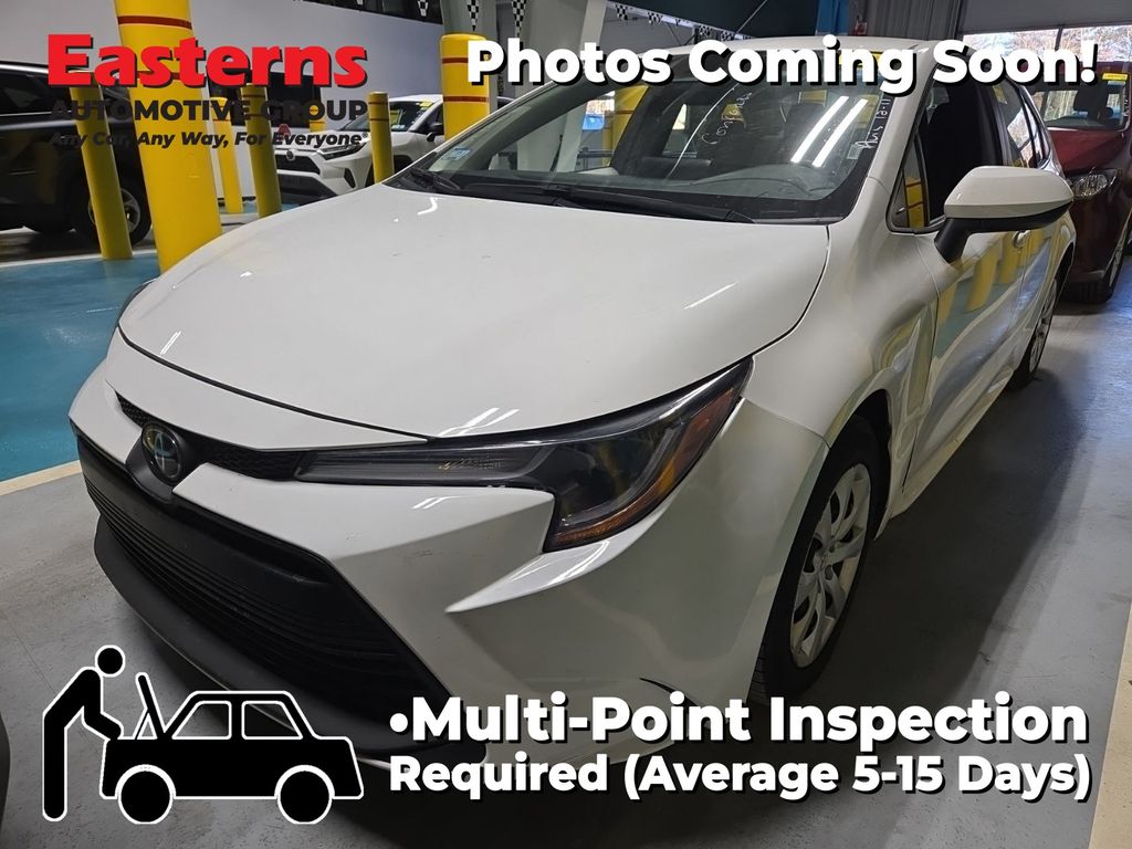 2023 Toyota Corolla LE's photo