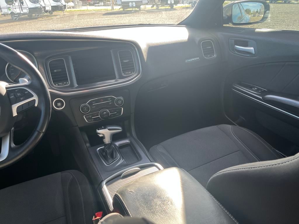 2017 Granite Crystal Metallic Clearcoat Dodge Charger R/T RWD Sedan