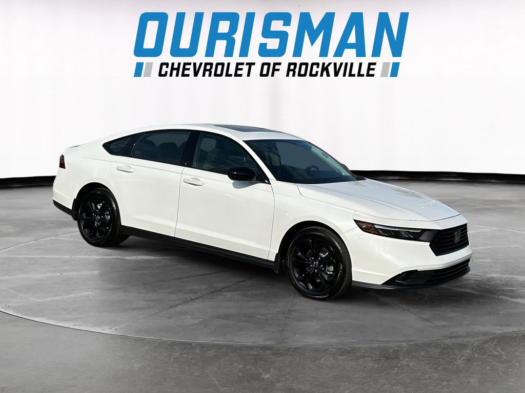 Platinum White Pearl 2025 Honda Accord SE FWD Sedan Front-Wheel Drive Continuously Variable Transmission