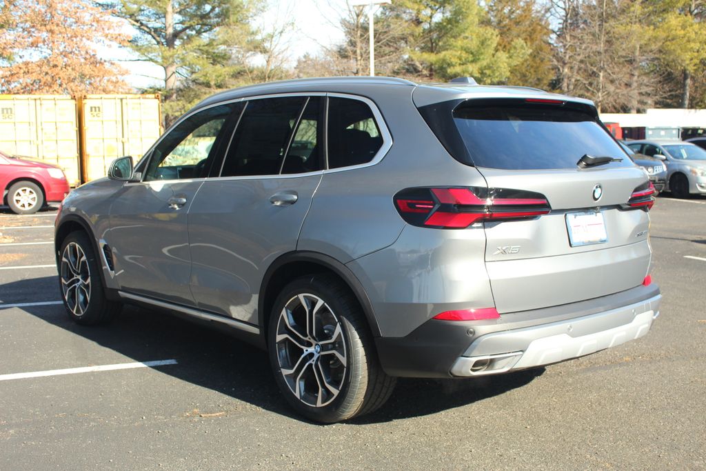 Used 2026 Gray BMW xDrive40i image 5