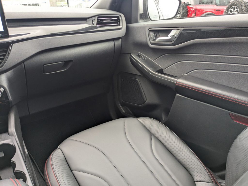 2025 Ford Escape ST-Line Elite