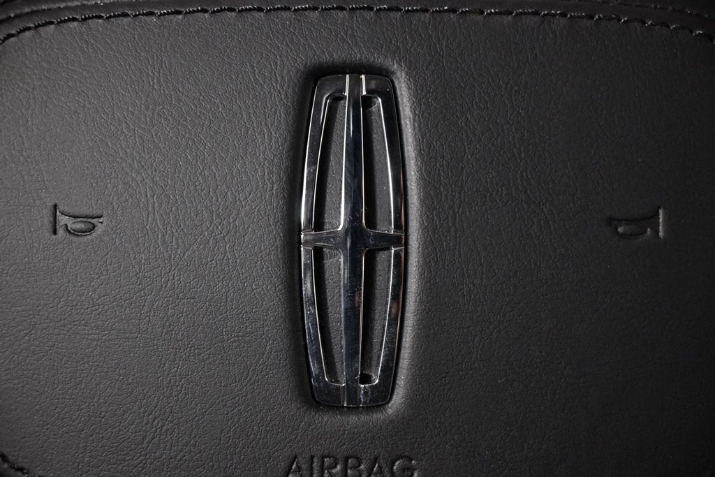 New 2026 White Lincoln Reserve image 32