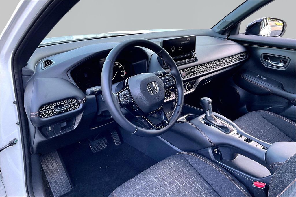 2025 Honda HR-V Sport - Photo 11