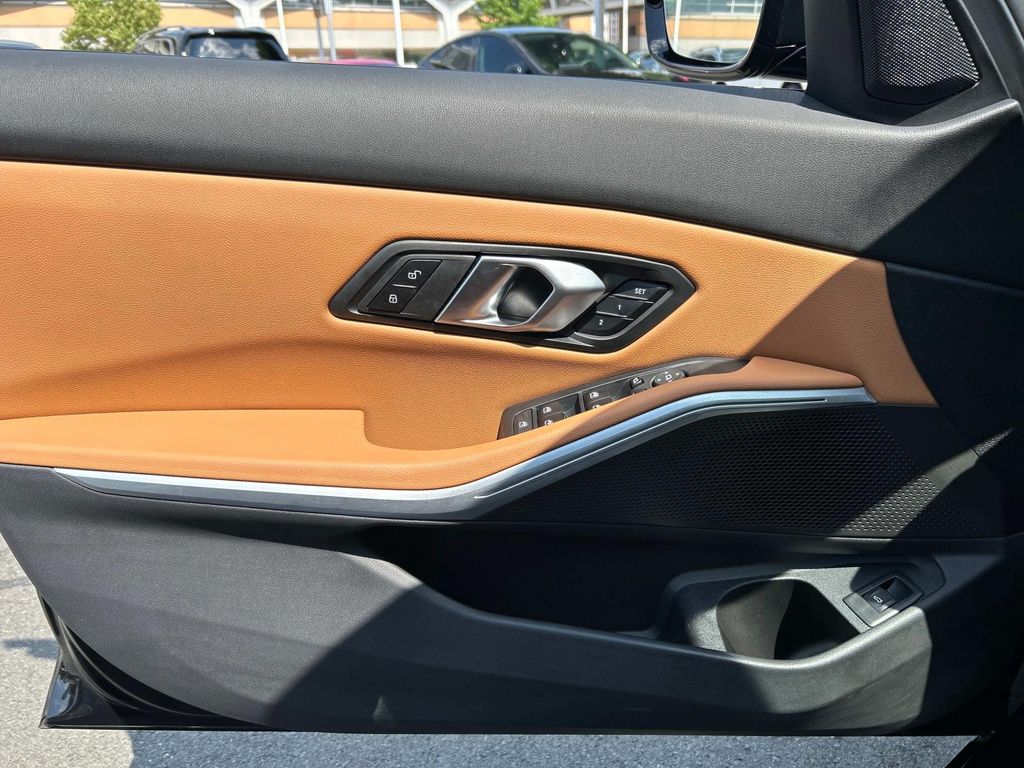 Thumbnail: 2024 BMW 3 Series - 16