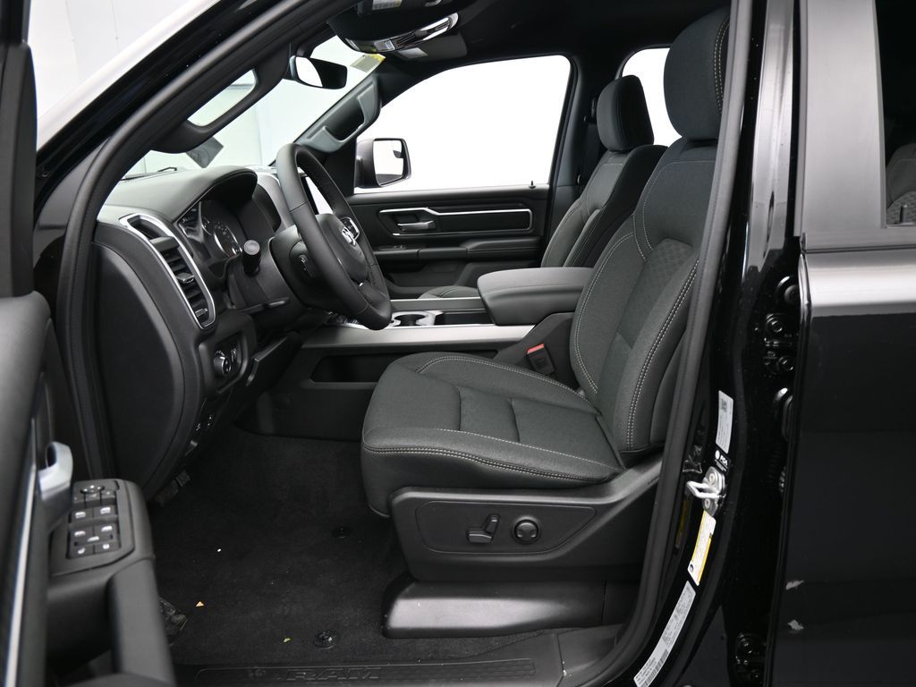 New 2026 Diamond Black Crystal Pearlcoat Ram Big Horn/Lone Star image 11