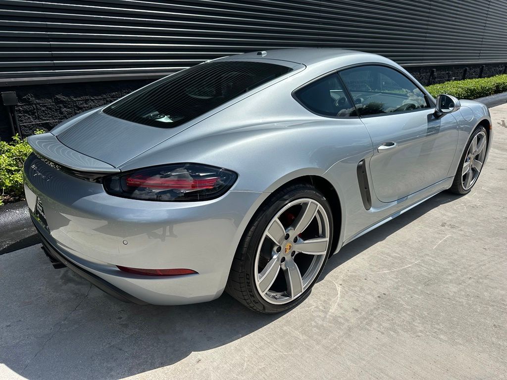 Thumbnail: 2022 Porsche 718 Cayman - 10