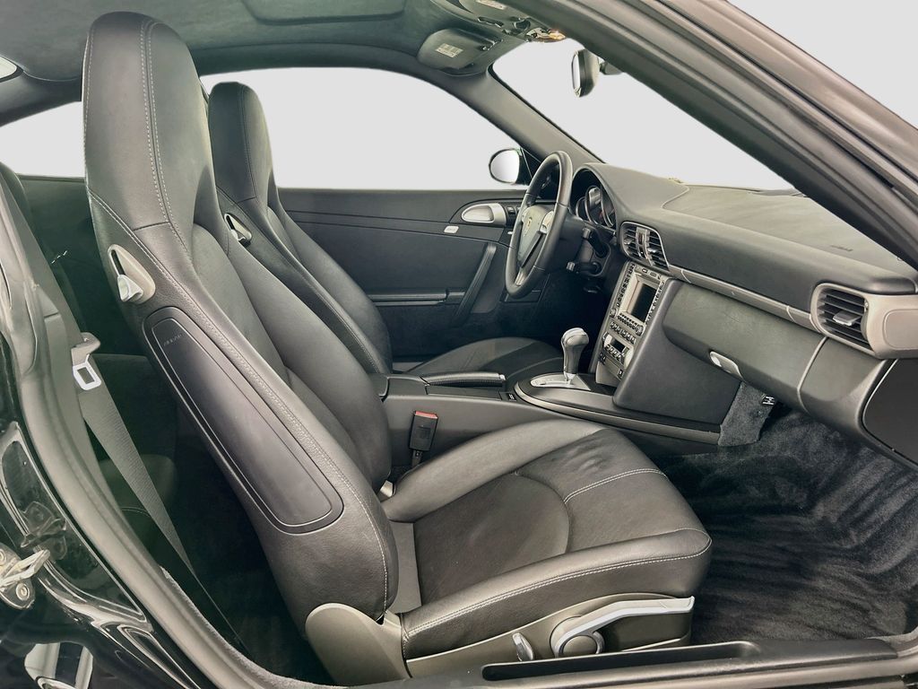 Thumbnail: 2007 Porsche 911 - 17