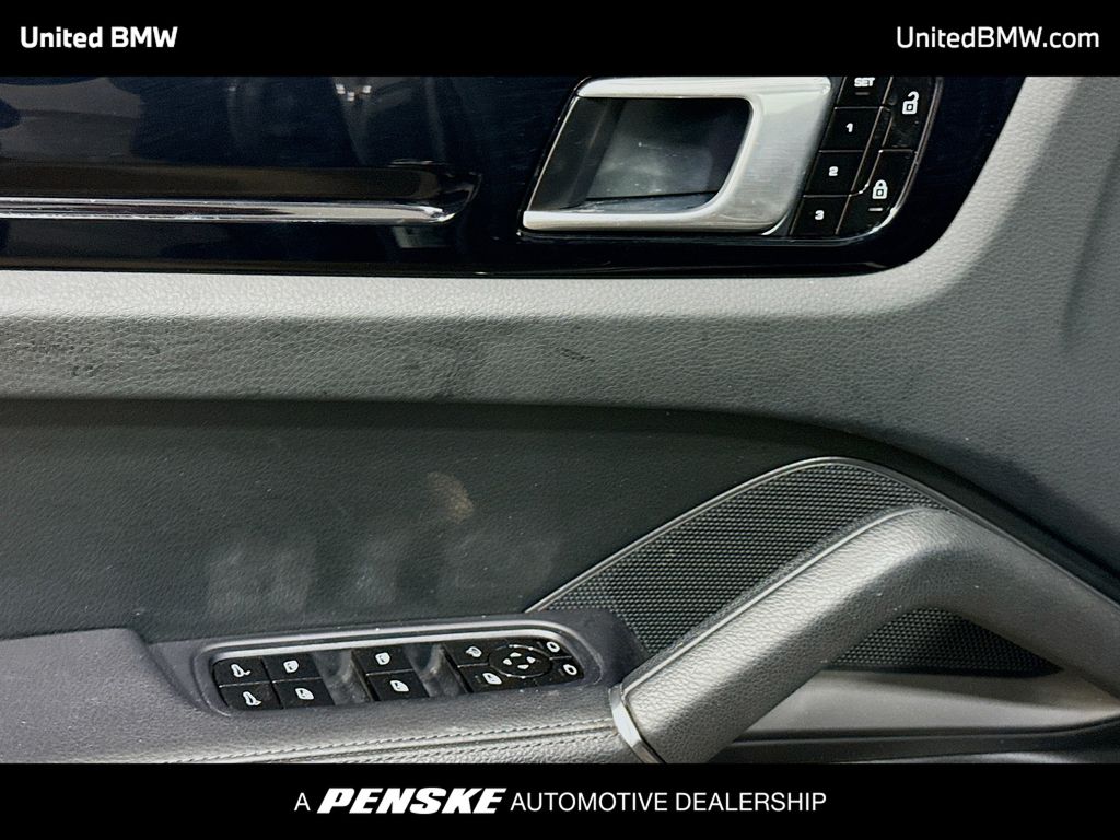 Thumbnail: 2020 Porsche Cayenne - 3