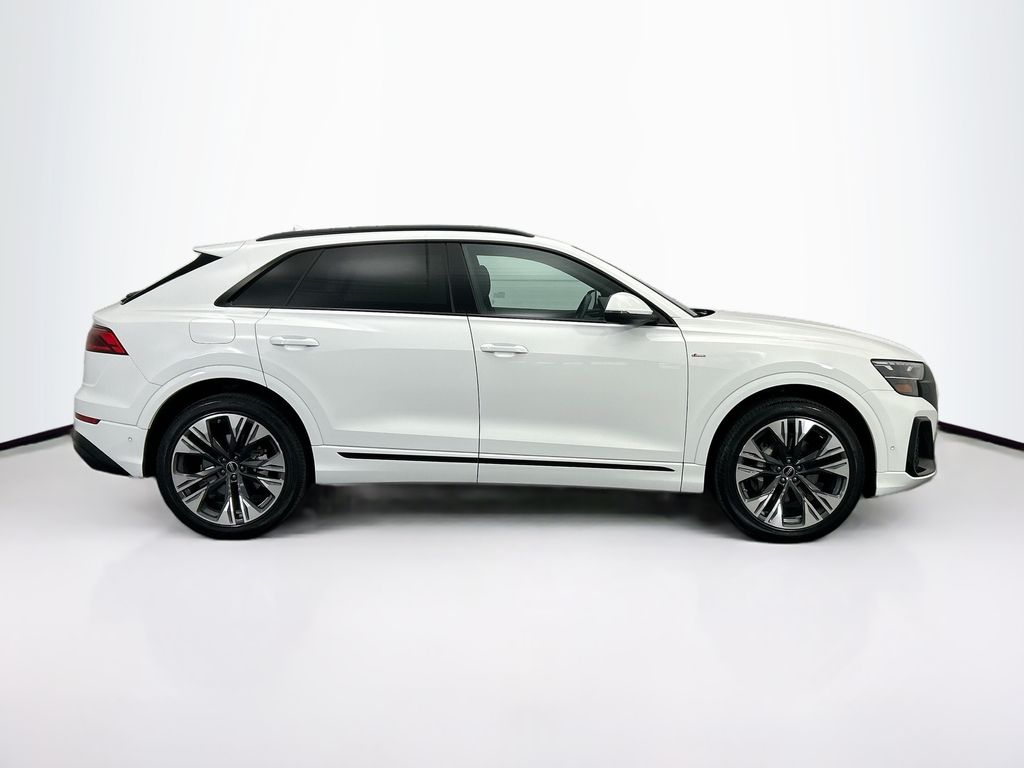 Thumbnail: 2025 Audi Q8 - 4