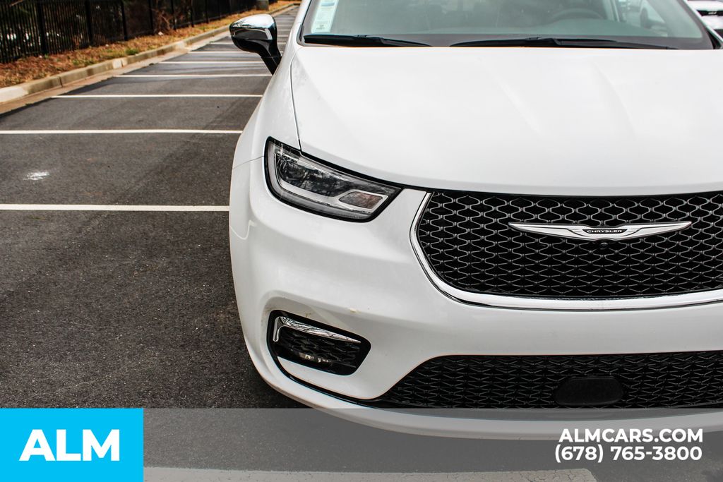2023 Chrysler Pacifica Hybrid Limited - Photo 12