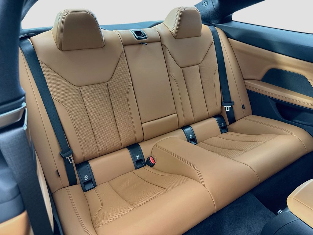 Thumbnail: 2027 BMW 4 Series - 21