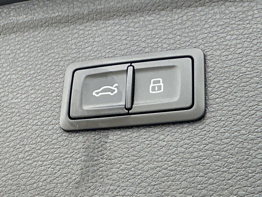 Thumbnail: 2023 Audi Q5 - 26