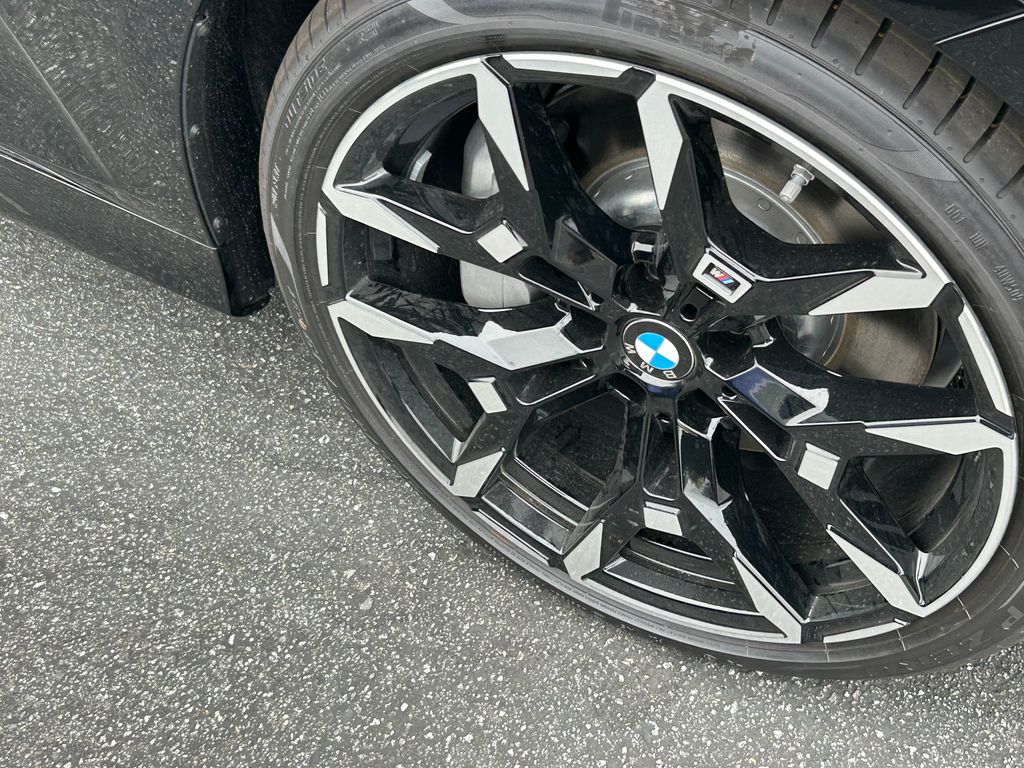 Thumbnail: 2025 BMW 3 Series - 3