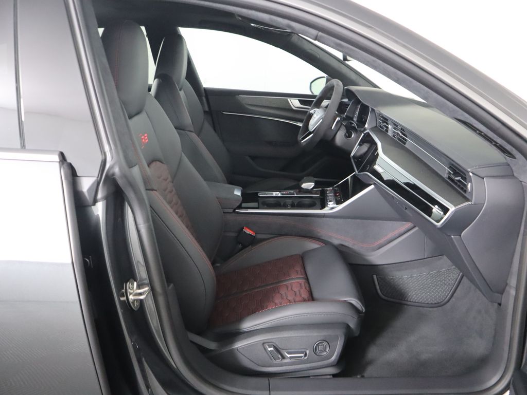 Thumbnail: 2026 Audi RS 7 - 22