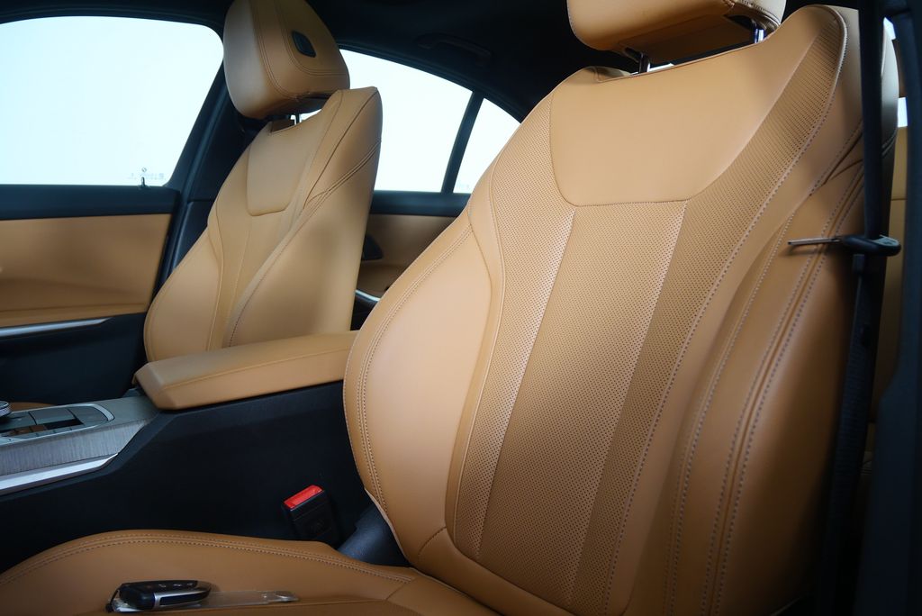 Thumbnail: 2025 BMW 3 Series - 11