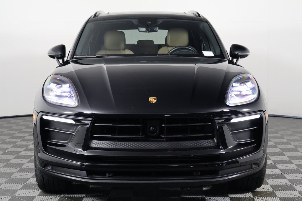 Thumbnail: 2024 Porsche Macan - 2
