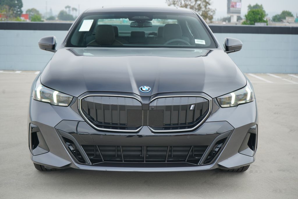 Thumbnail: 2026 BMW i5 - 2