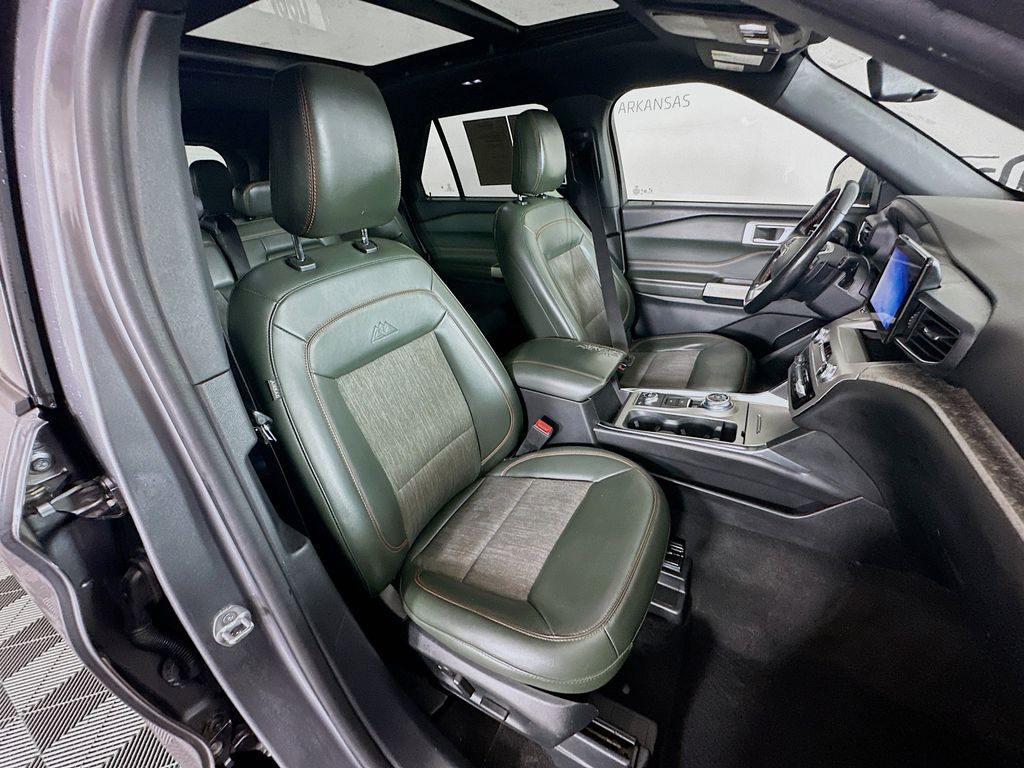 2022 Ford Explorer #28