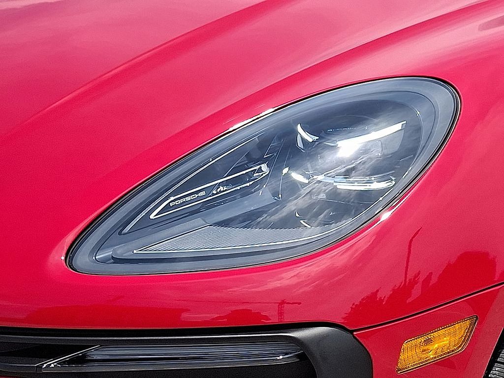 Thumbnail: 2025 Porsche Macan - 12