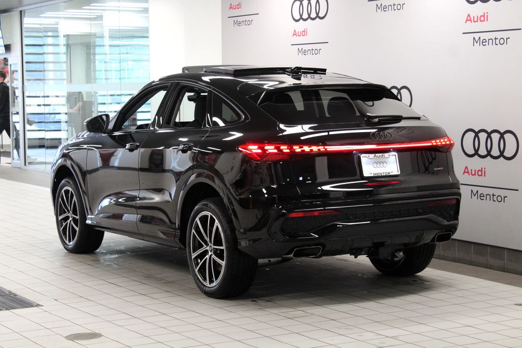 Thumbnail: 2026 Audi Q5 - 4