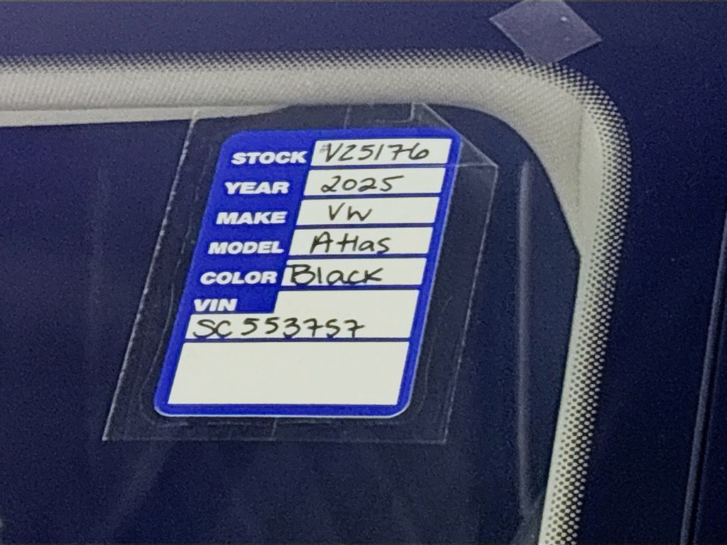 2025 Volkswagen Atlas 2.0T SEL Premium R-Line