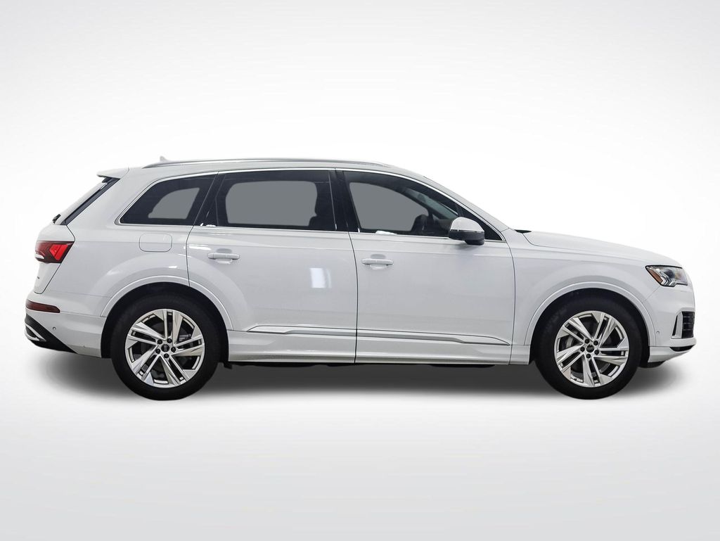 Thumbnail: 2023 Audi Q7 - 6