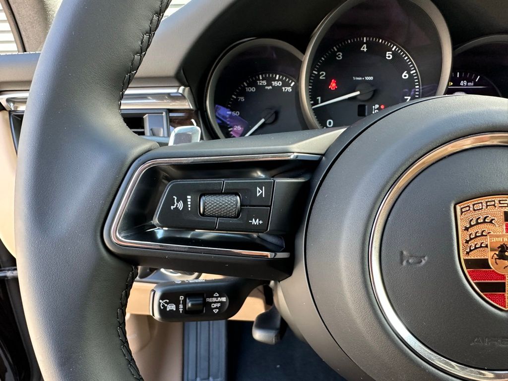 Thumbnail: 2026 Porsche Macan - 22