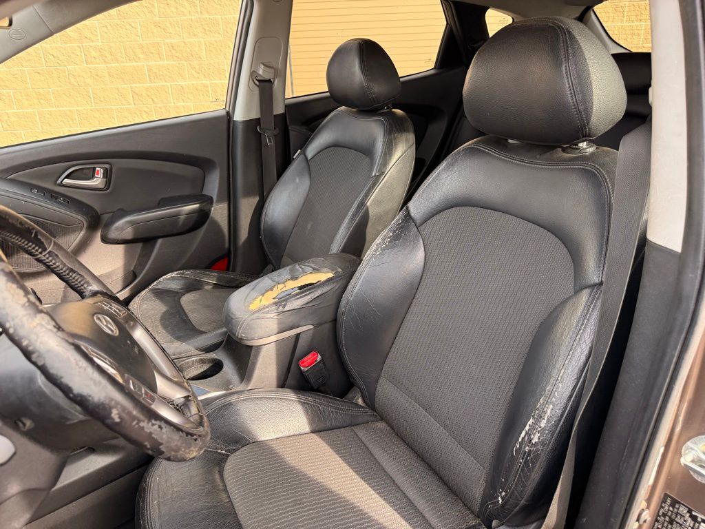 Thumbnail: 2010 Hyundai Tucson - 10
