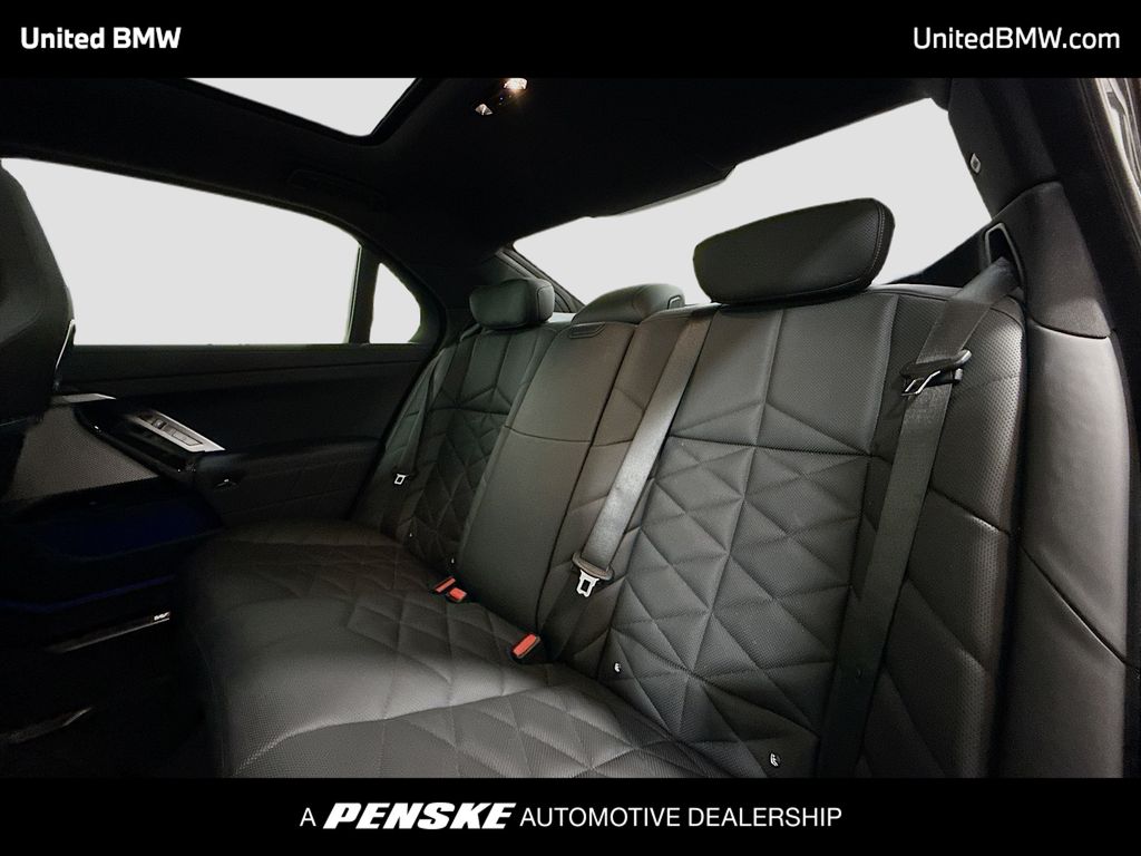 Thumbnail: 2023 BMW 7 Series - 13
