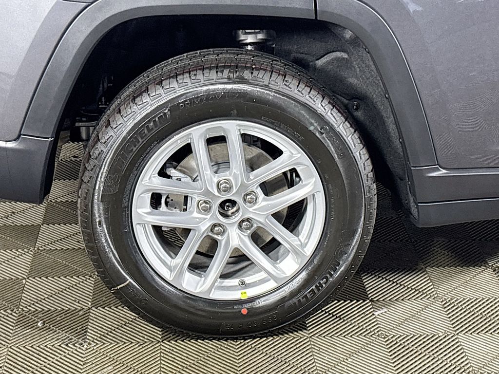 2026 Jeep Grand Cherokee Laredo X