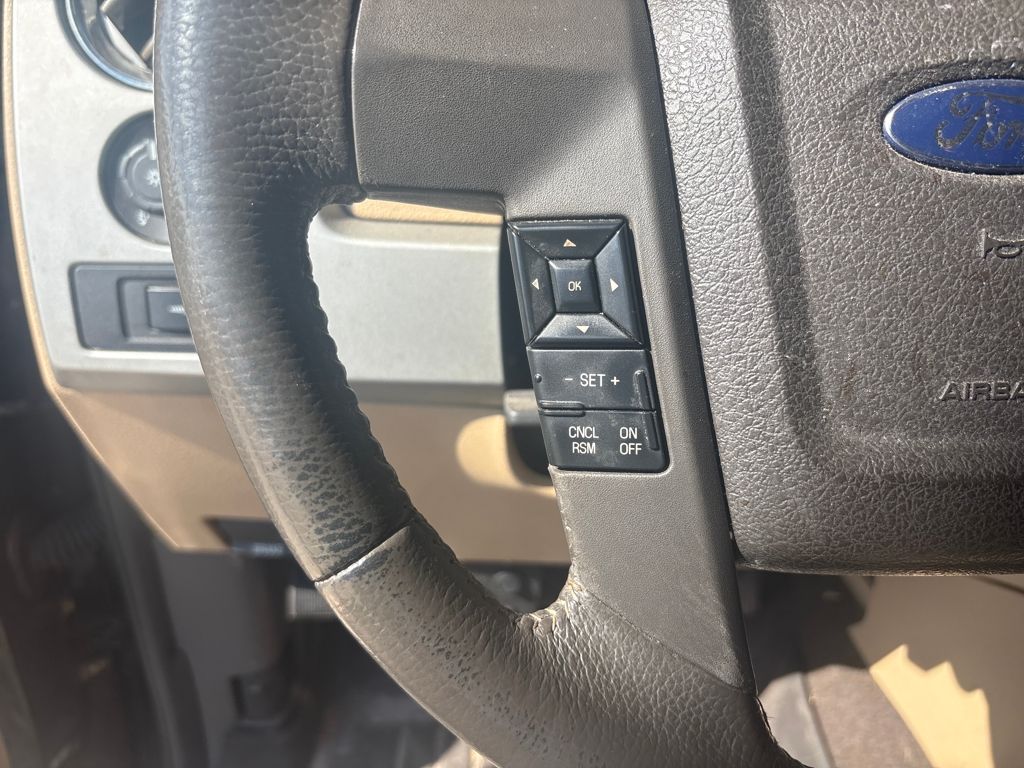 2012 Ford F-150 Lariat photo 15
