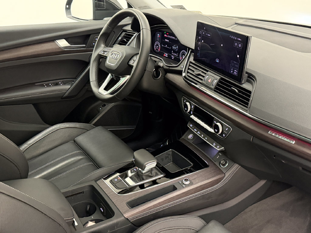Thumbnail: 2023 Audi Q5 - 9
