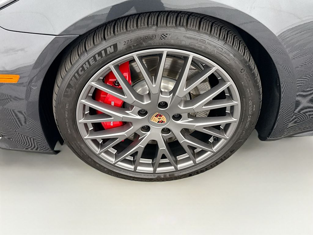 Thumbnail: 2026 Porsche Panamera - 31