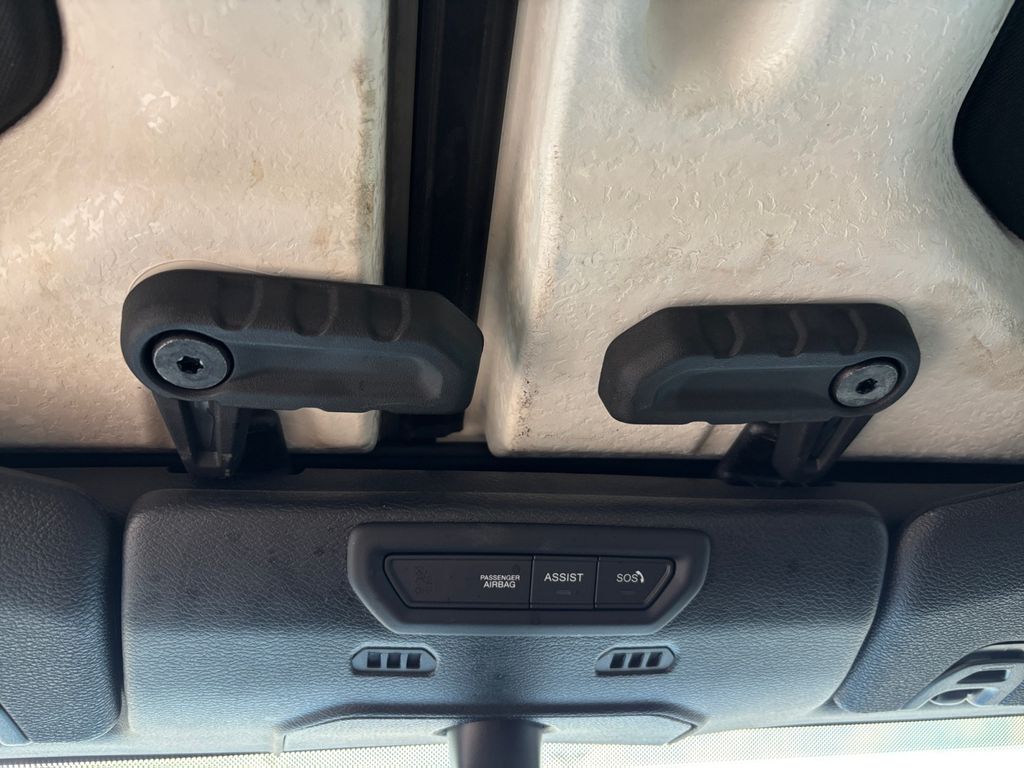 Used Car 2022 Jeep Gladiator  Overland For Sale Under $30,000 In Austin, Texas