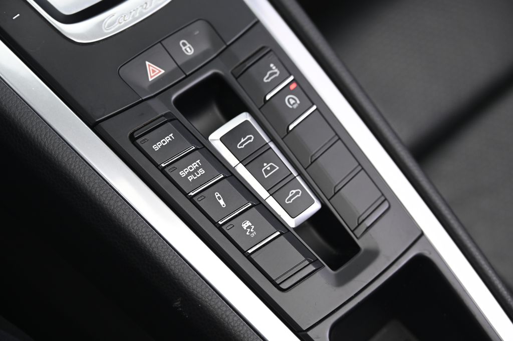 Thumbnail: 2013 Porsche 911 - 30