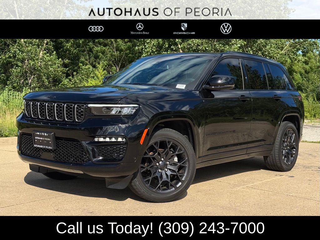Diamond Black Crystal Pearlcoat 2025 Jeep Grand Cherokee SUV / Crossover Four-Wheel Drive 8-Speed Automatic