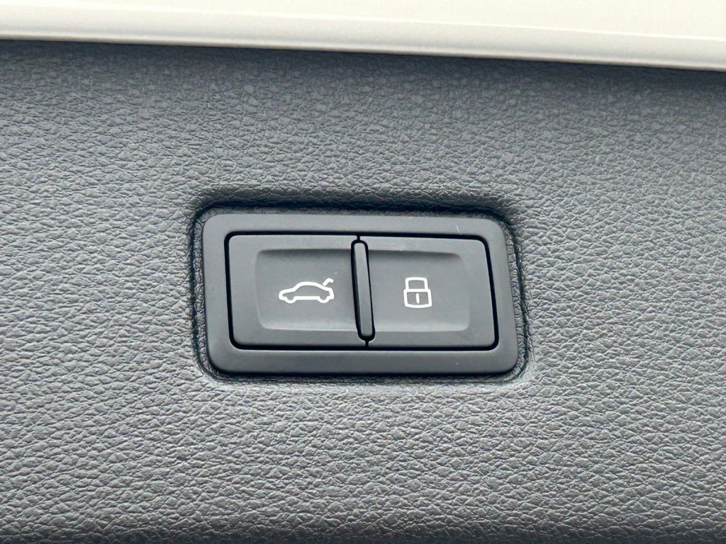 New 2026 White/off-white Audi 55 Premium Plus image 68