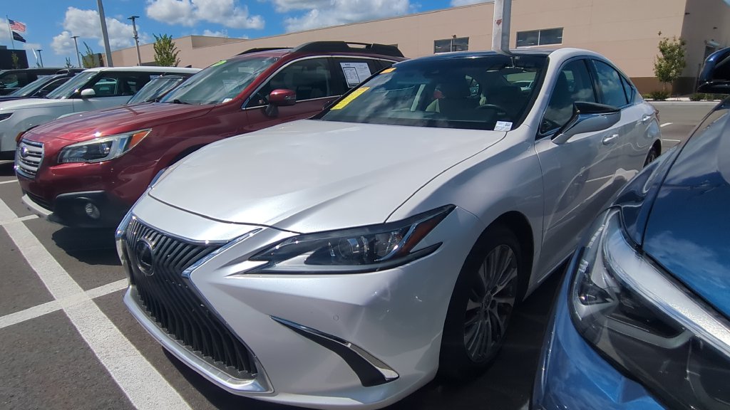 White Pearl 2020 Lexus ES Sedan Front-Wheel Drive 8-Speed Automatic