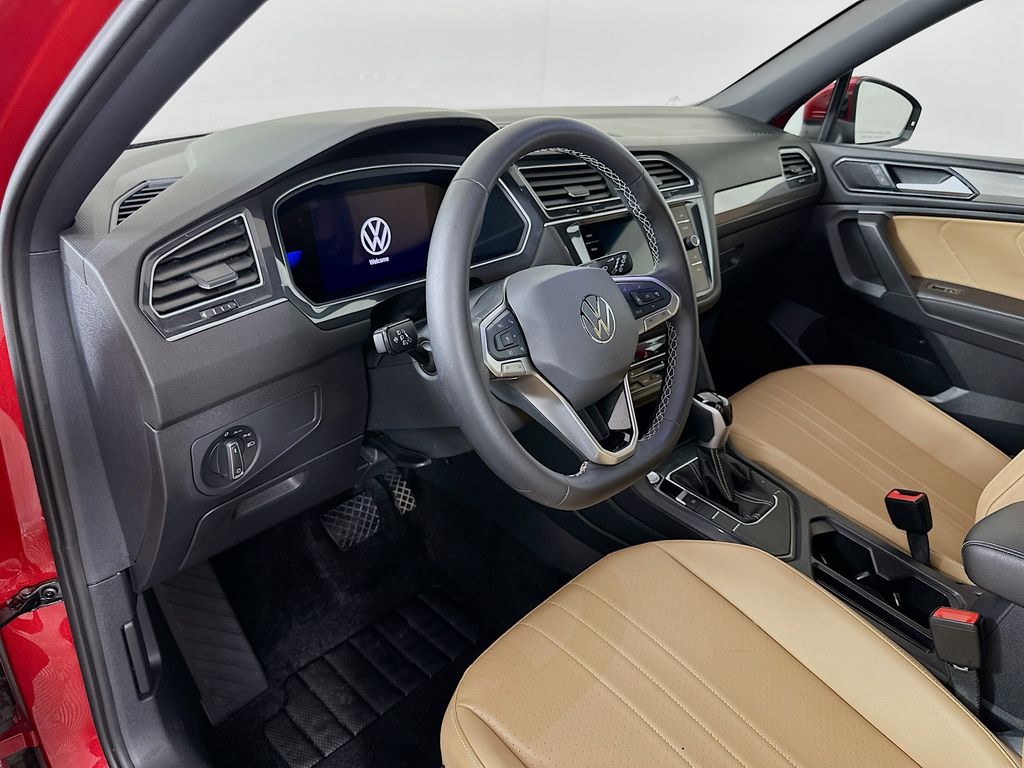 Thumbnail: 2024 Volkswagen Tiguan - 9