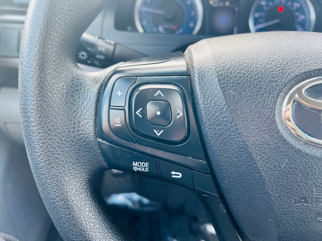 Thumbnail: 2017 Toyota Camry - 21