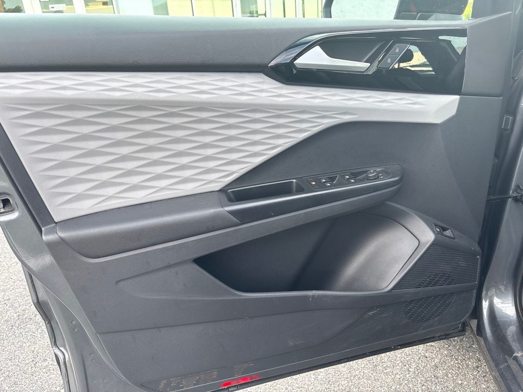 2023 Volkswagen Taos — photo 8