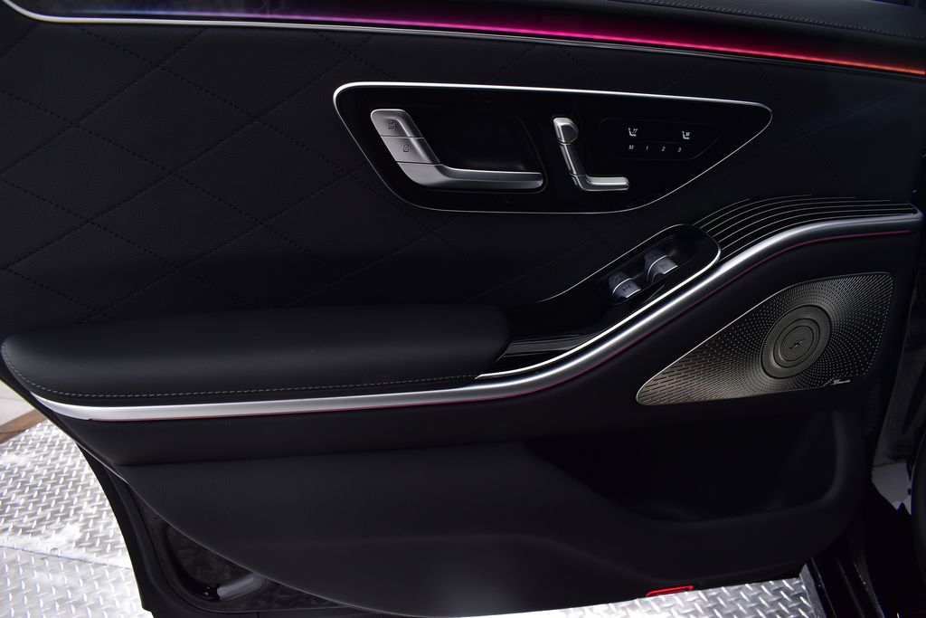 2022 Mercedes-Benz S-Class S 580 30