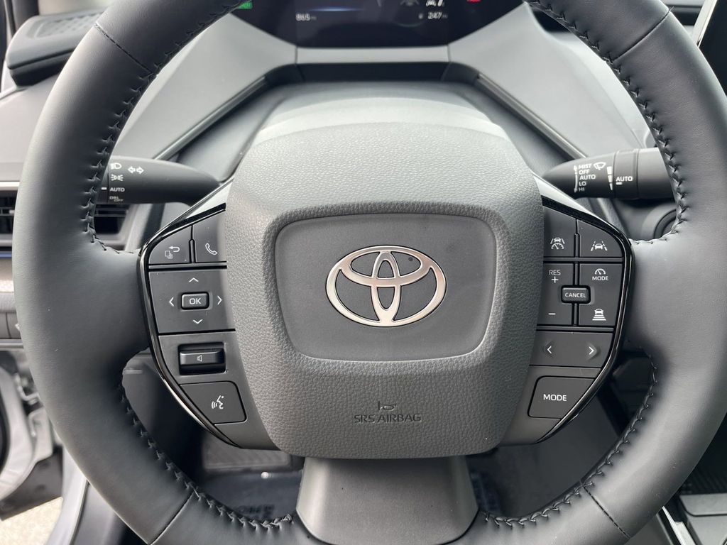 2024 Toyota Prius Four 30