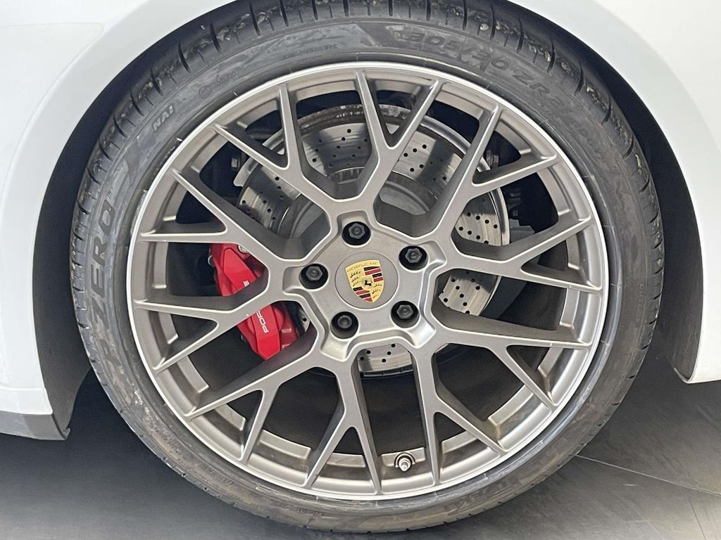 2020 Porsche 911 - 11