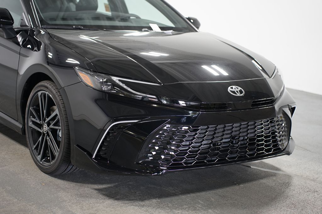 Thumbnail: 2025 Toyota Camry - 4