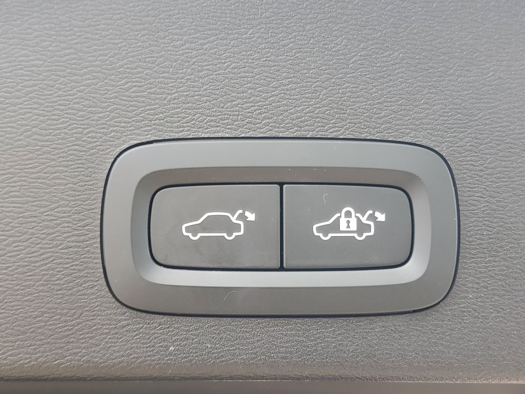 used 2024 Volvo XC40 car, priced at $27,899