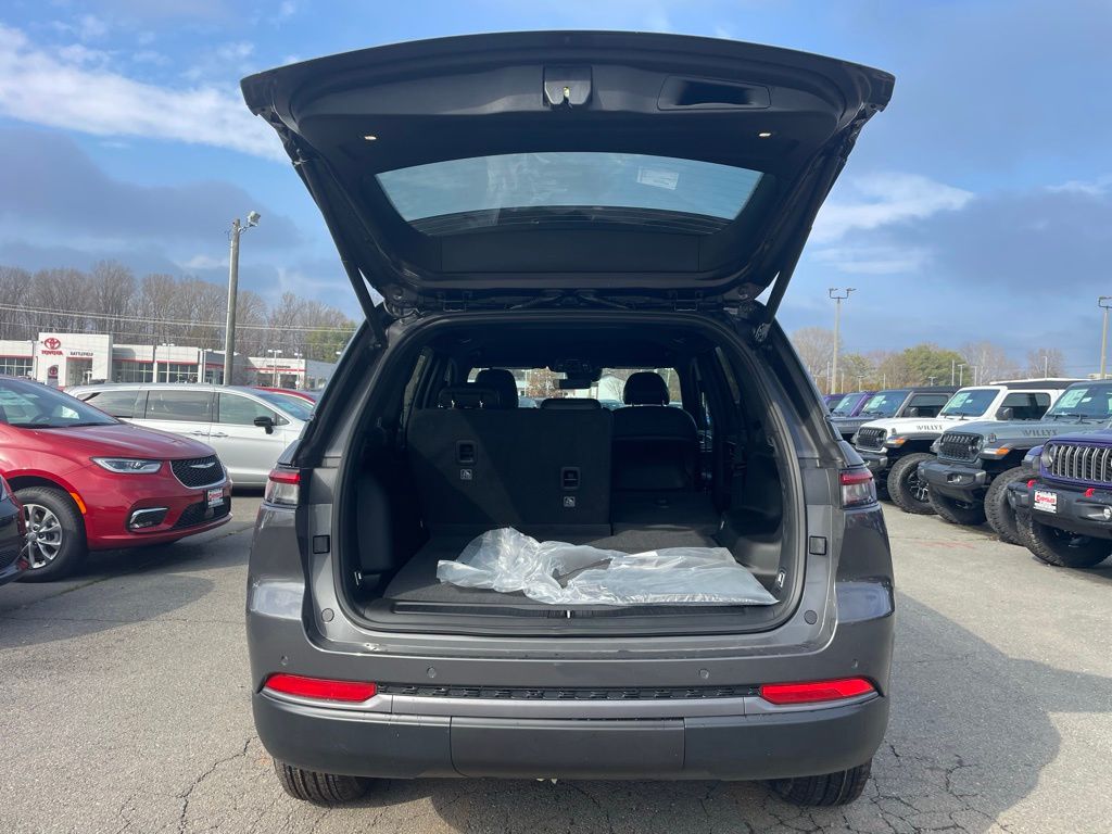 JeepGrand Cherokee11