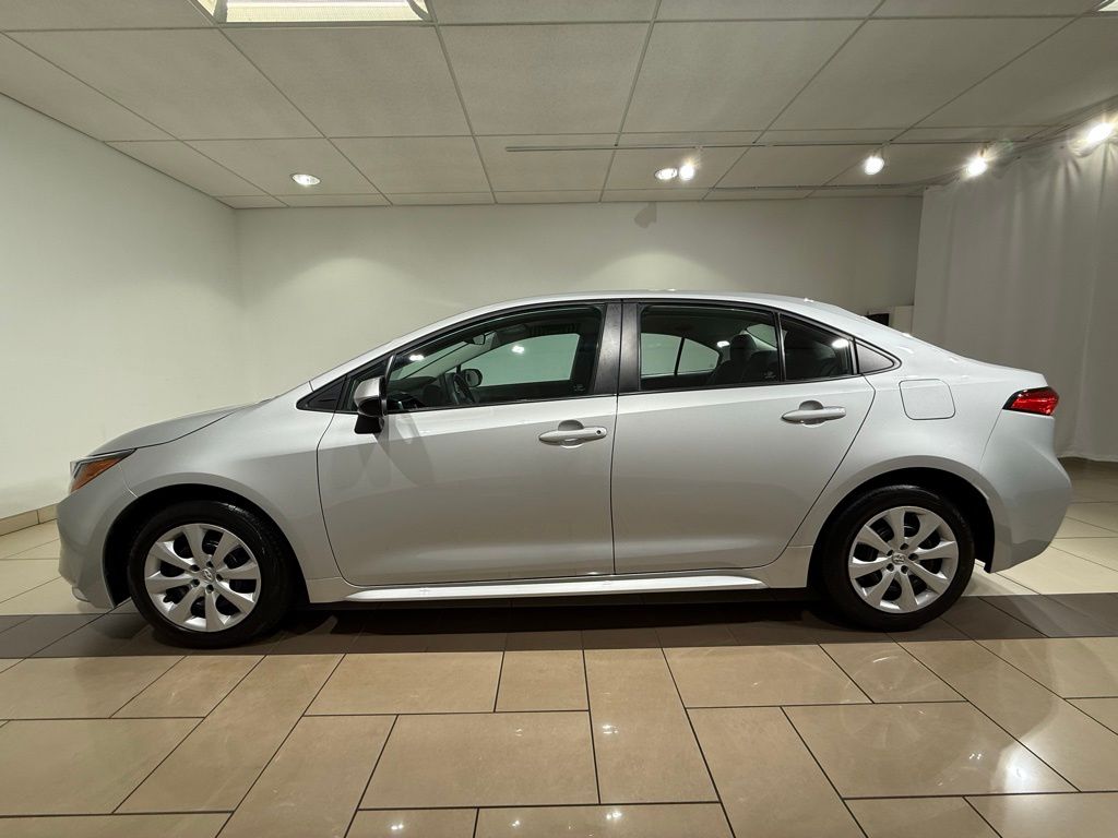 2022 Toyota Corolla LE 2