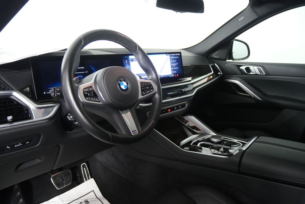 Thumbnail: 2025 BMW X6 - 13